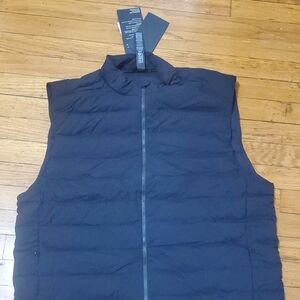 lululemon athletica Men's Dark Blue Puffer Vest